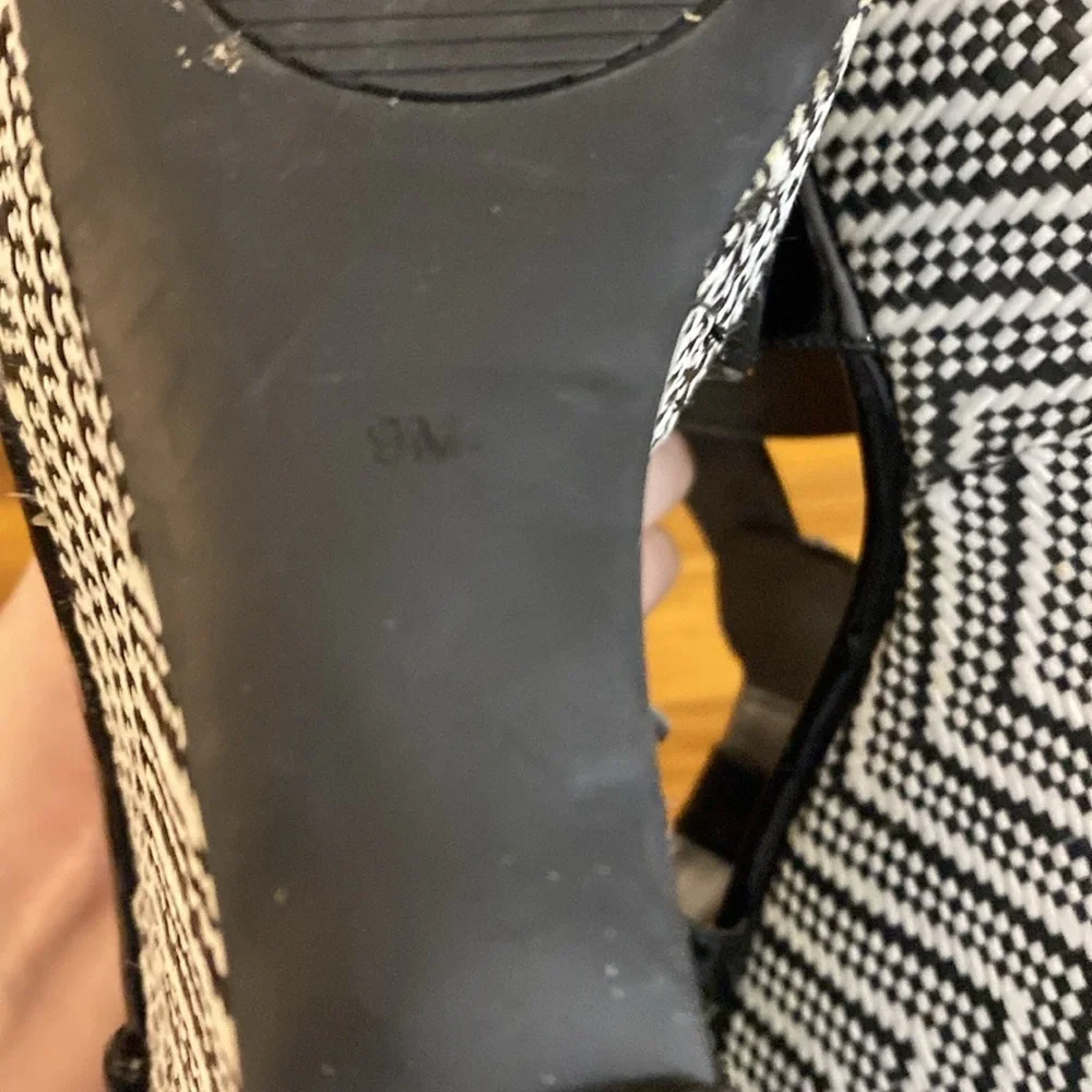 Guess Women’s Black and White Striped Wedges Size 9